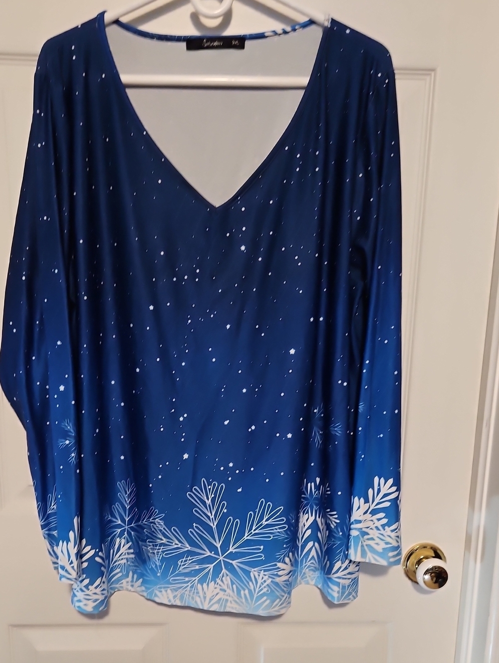 Sakura Navy & White Snowflake V‑Neck Long Sleeve Top